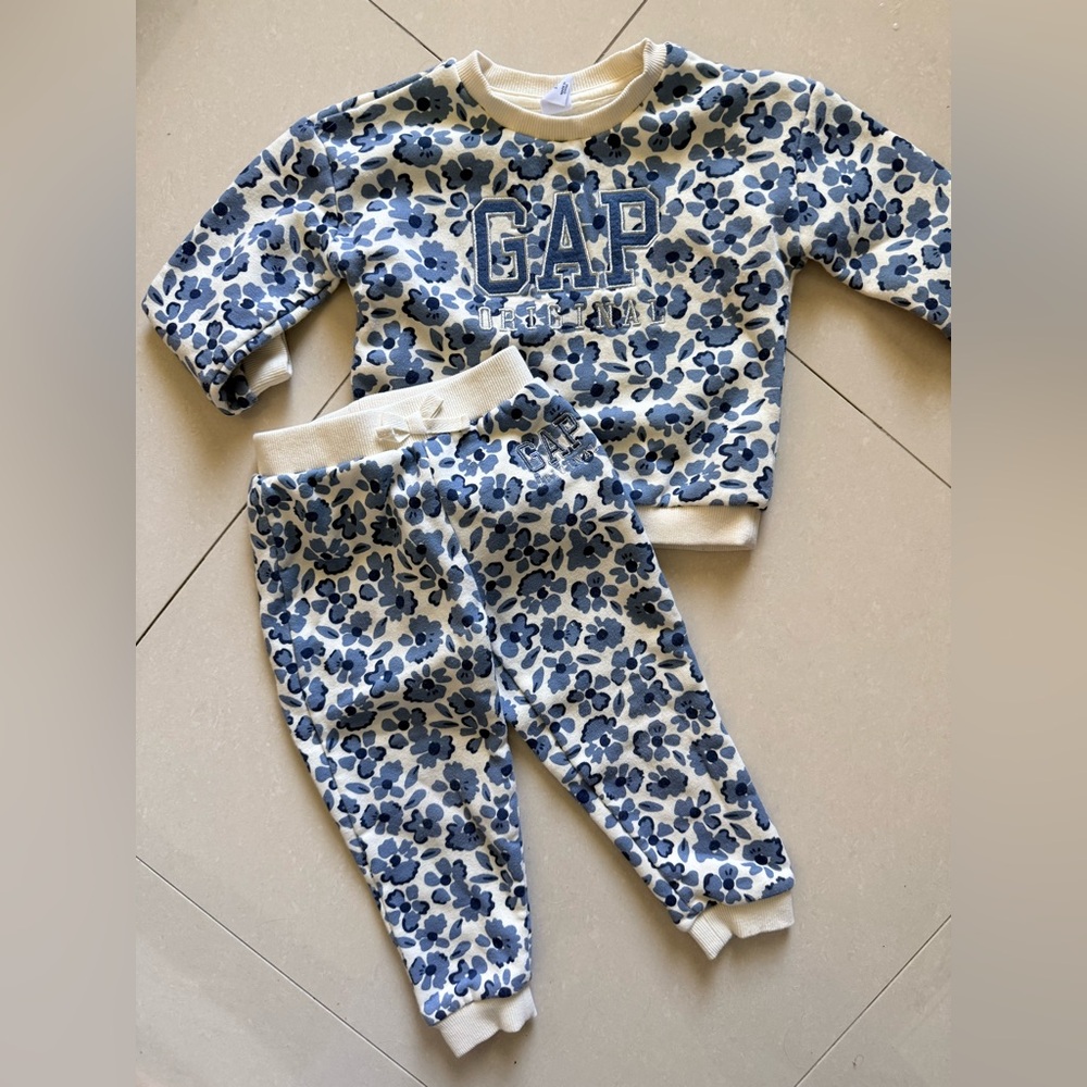 Gap toddler girl set kids sweat outfit - Picture 2 of 2